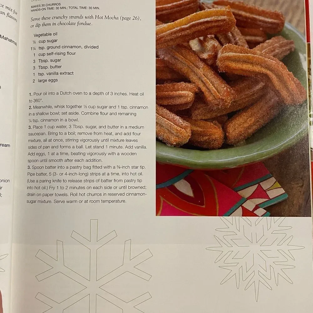 CHRISTMAS COOKBOOK BY SOUTHERN LIVING‎